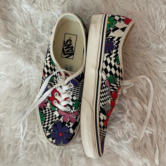 Authentic Vans shoes - Picture 10 of 10